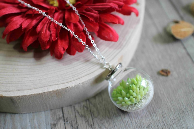 Artificial fat plant glass ball necklace--【fatty traveling plant】 - Necklaces - Glass Green