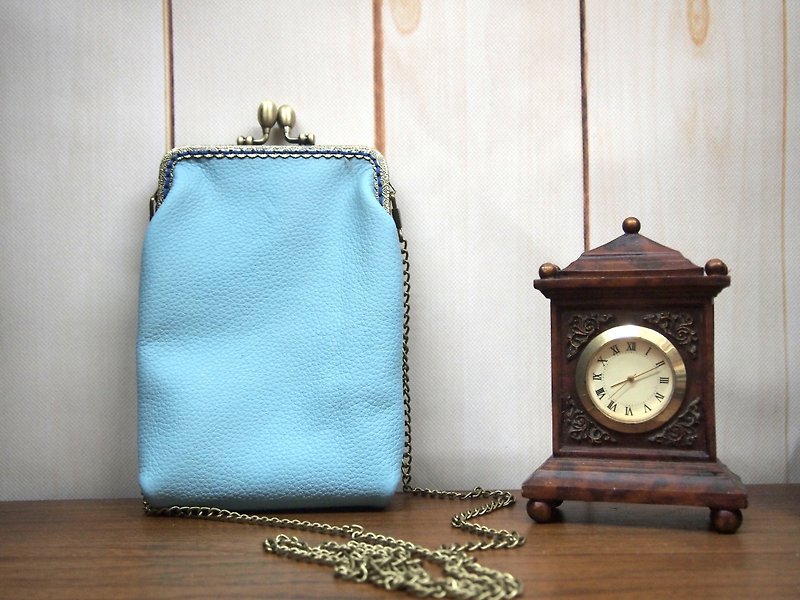 Hand-stitched leather pink blue gold cross-body bag by Fabula Customized retro carry-on bag - กระเป๋าแมสเซนเจอร์ - หนังแท้ สีน้ำเงิน