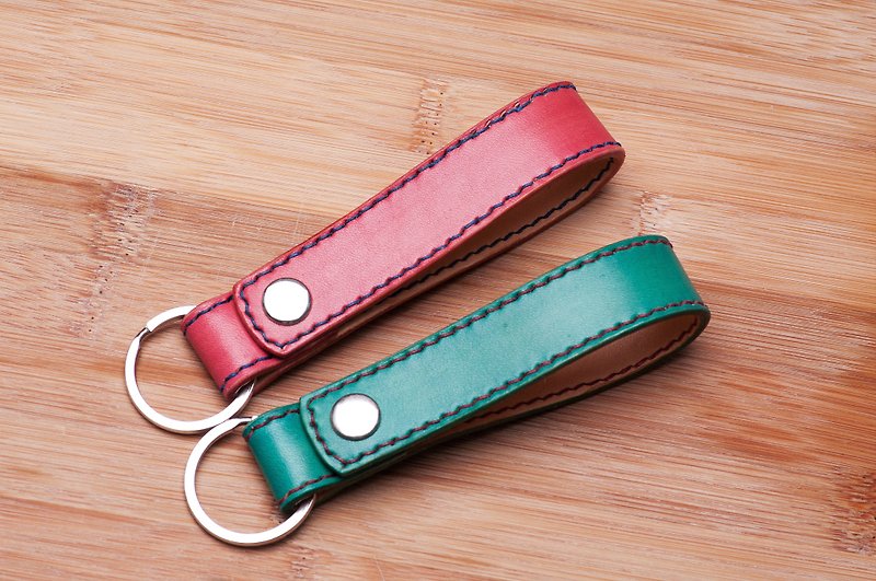 Natural Vegetable Tanned Custom Leather Keychain / Christmas Color Only / Handmade - ที่ห้อยกุญแจ - หนังแท้ สีแดง