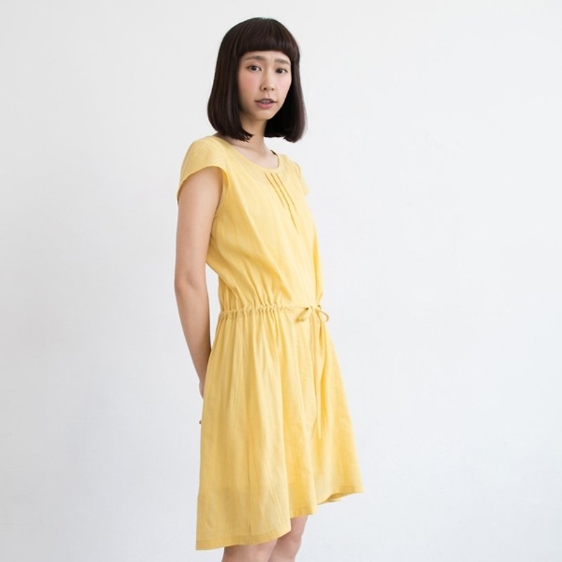 其他材質 洋裝/連身裙 黃色 - 【許許兒】酸甜萊姆黃直紋抽繩洋裝