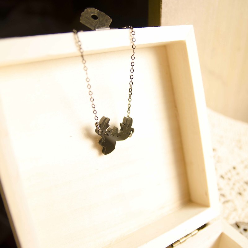 Little Deer/Short Necklace/ - Necklaces - Acrylic Black