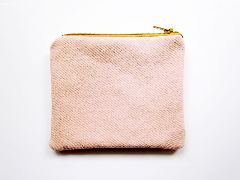 Zipper bag/coin purse/mobile phone case pink denim - กระเป๋าใส่เหรียญ - วัสดุอื่นๆ สึชมพู