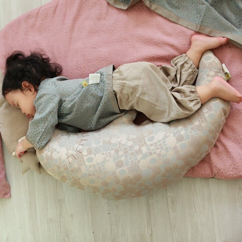 KAKIBABY patented natural persimmon dyed cloth - moon hug pillow, breastfeeding pillow (blue circle) - ผ้าให้นม - วัสดุอื่นๆ สีน้ำเงิน
