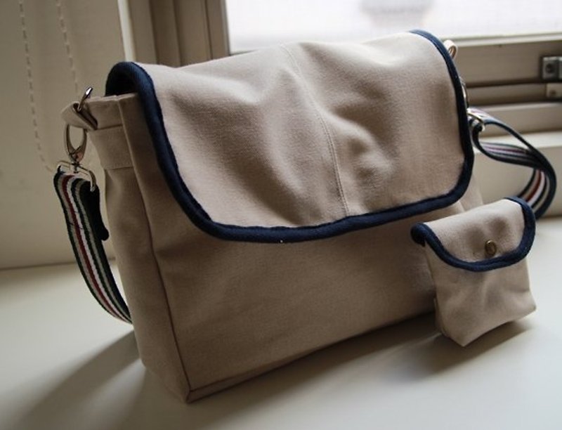 Cotton Fabric: Sidepack, crossbody bag, Canvas Messenger bag, White Canvas - กระเป๋าแมสเซนเจอร์ - วัสดุอื่นๆ ขาว