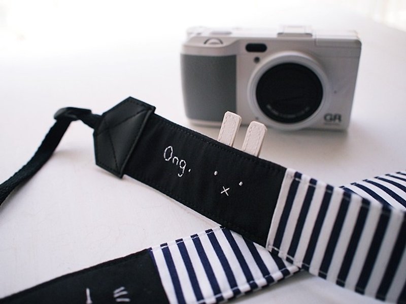 hairmo. Pairs of white cats and white rabbits camera strap leather set-dark blue strip + black (normal) - กล้อง - กระดาษ สีดำ