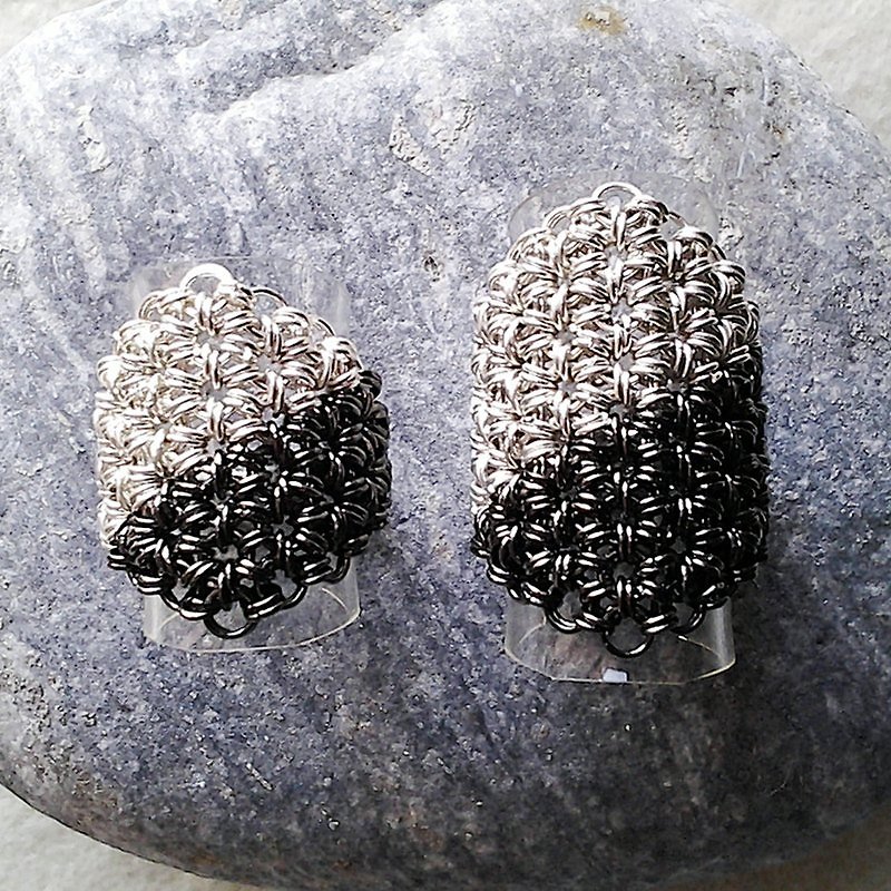 Muse Valentine Huanhuan interlocking metal chainmail shield oblique color Couple Ring - General Rings - Other Metals Black