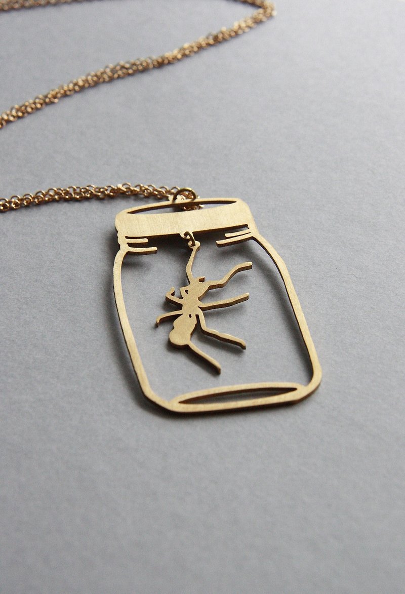 Golden Ant in Bottle Pendant Jewelry / Handcraft Necklace / Brass / Woman Accessories - Necklaces - Other Metals Gold