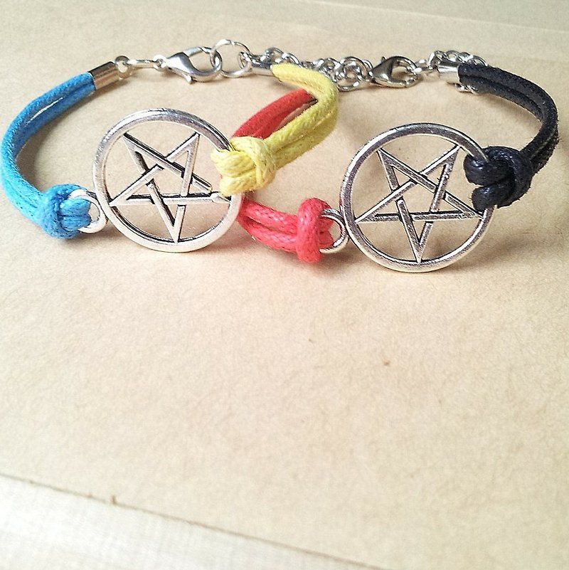 Bearded little star - two-color pentagram ★ wax rope bracelet - Bracelets - Other Materials Multicolor