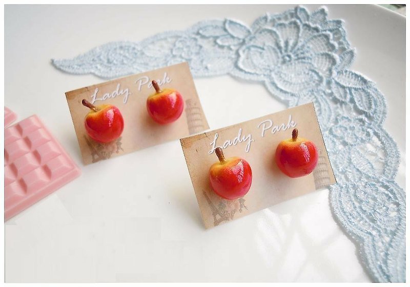 Apple Apple snow white series. Red apple earrings pin n clip - ต่างหู - วัสดุอื่นๆ สีแดง