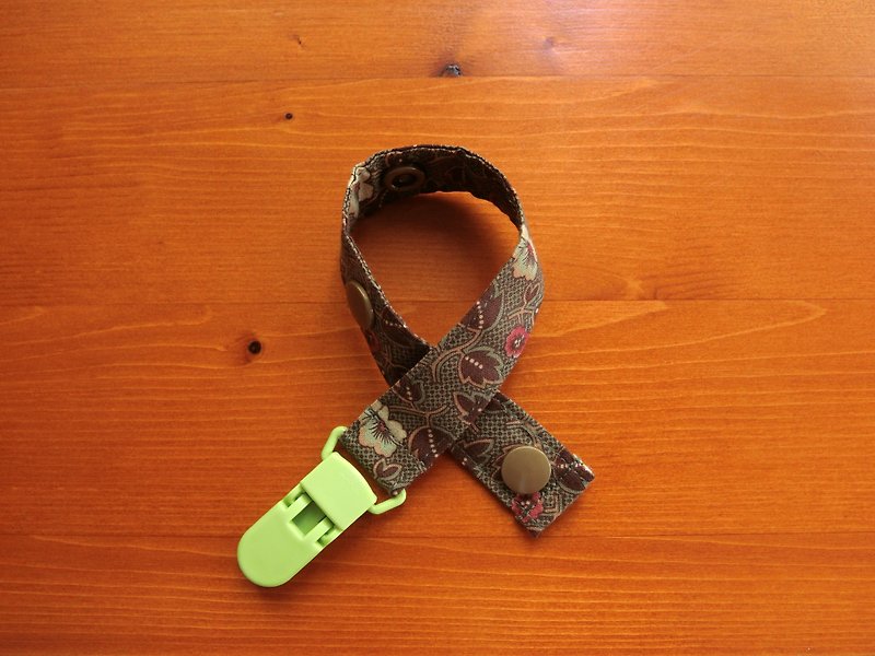 Leaf-Clip-on pacifier chain / toy belt - ผ้ากันเปื้อน - วัสดุอื่นๆ สีเขียว
