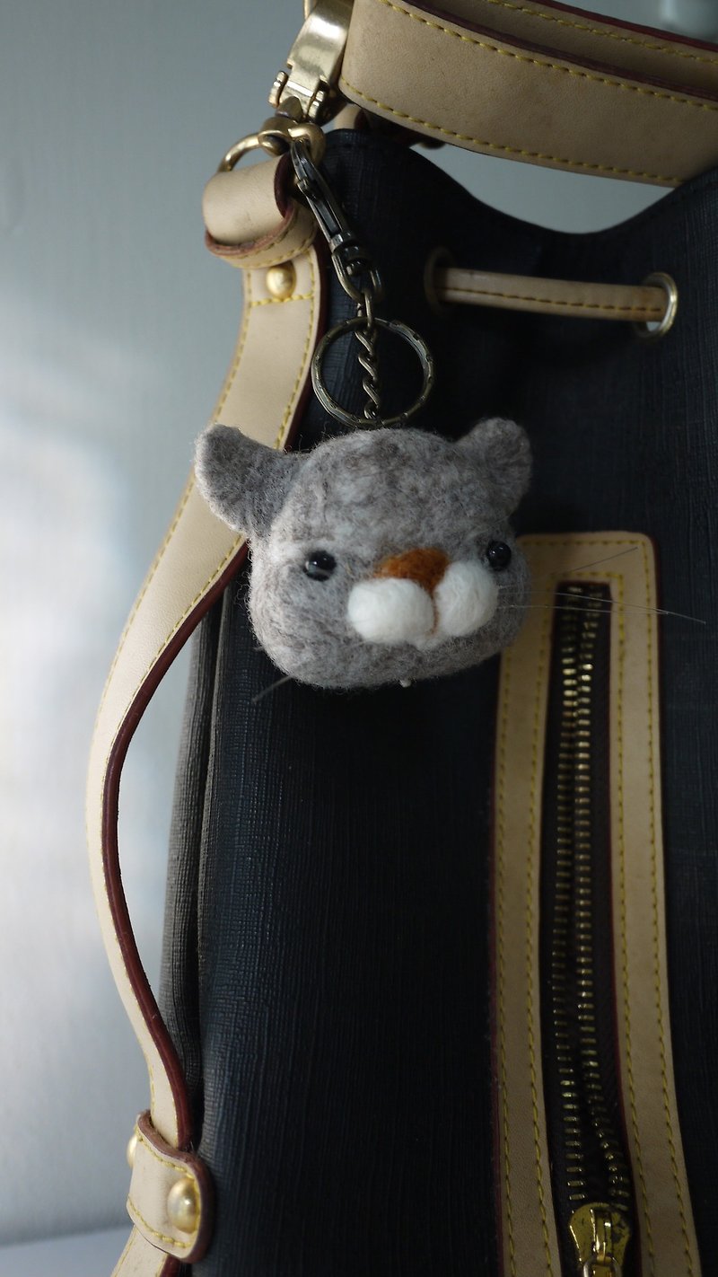 (Sheep Lotto Wool Felt Paradise) Round-faced Grey Cat Charm - Keychains - Wool Gray