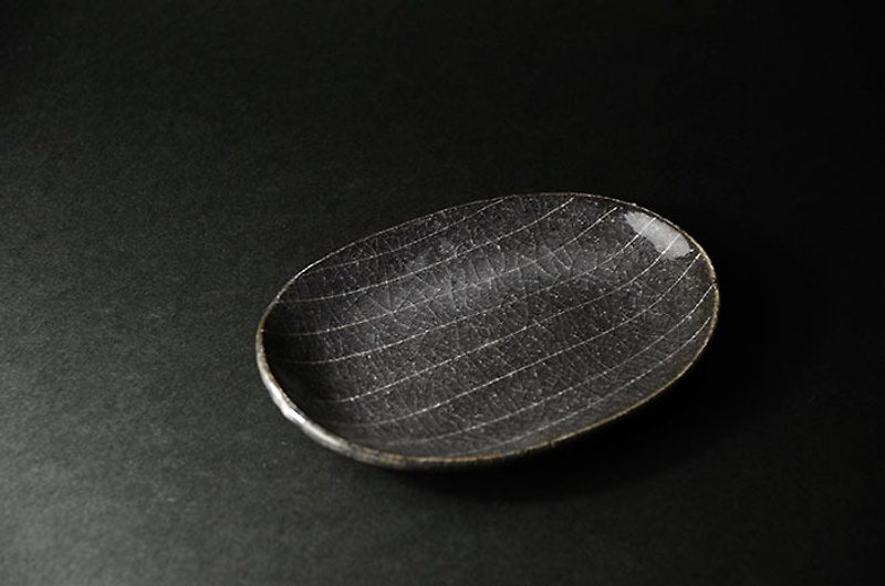 夕暮マウス志野の行のテキストの小さな楕円形の皿 - 小皿 - その他の素材 ブラック