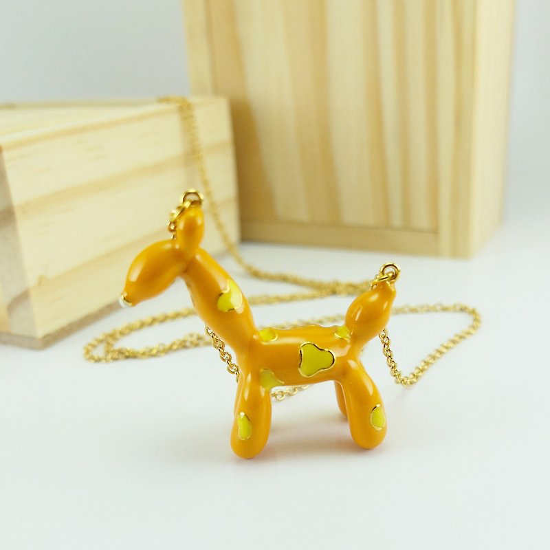 Glorikami Yellow Balloon Giraffe Necklace - สร้อยคอ - โลหะ สีเหลือง