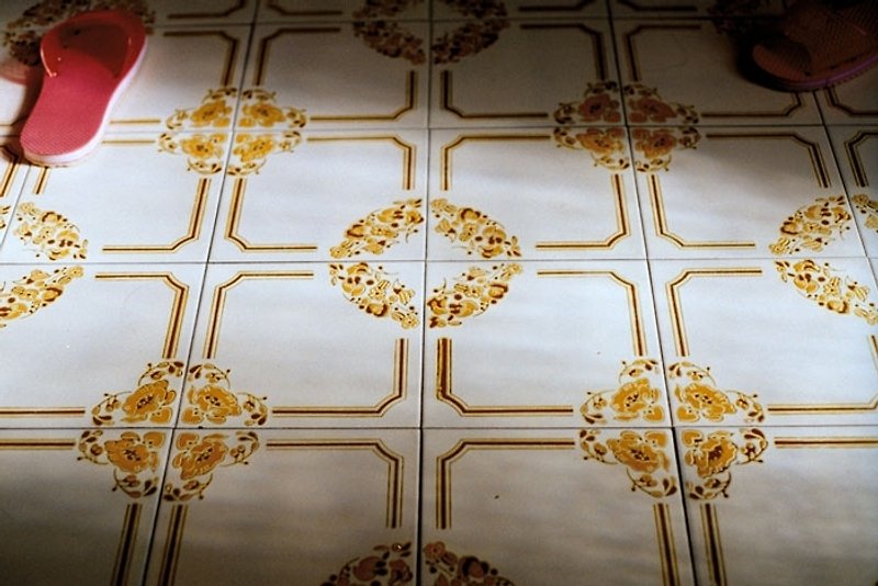 Film Photography Postcard - Light Series - The Tiles at Grandma's House - การ์ด/โปสการ์ด - กระดาษ สีทอง