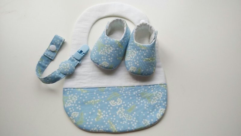 Births blue gift ~ Pu British public (Baby Shoes + pacifier clip + bibs) - รองเท้าเด็ก - ผ้าฝ้าย/ผ้าลินิน สีน้ำเงิน