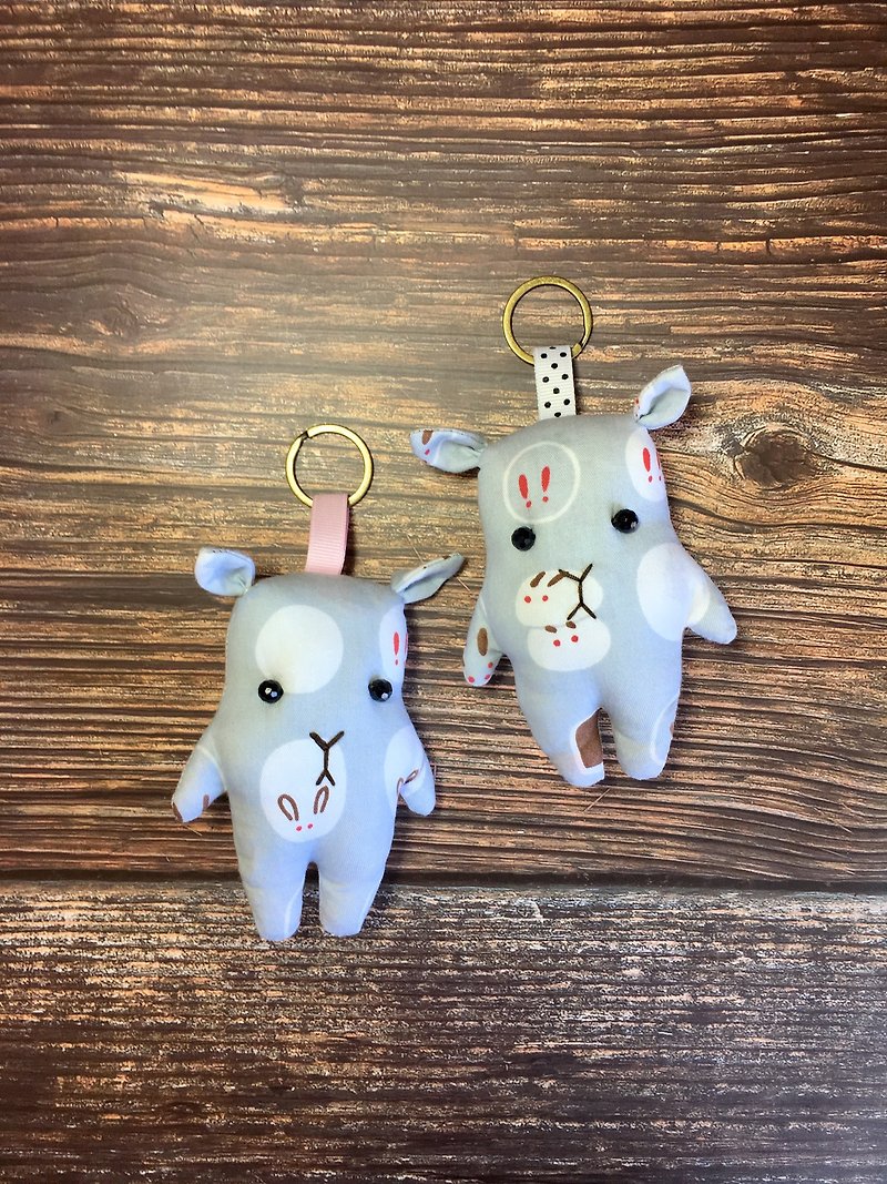 +Red bean mochi + Fawn key ring one entry - Charms - Cotton & Hemp Gray