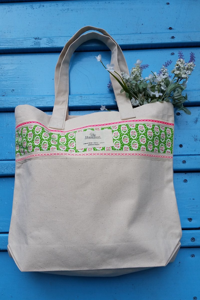 Nordic style unique tulip flower pattern bag/handbag/shoulder bag/cotton canvas/handmade - กระเป๋าแมสเซนเจอร์ - วัสดุอื่นๆ ขาว