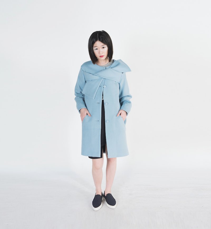 Evelyn Jiijiu ロングコート - ジャケット - その他の素材 ブルー