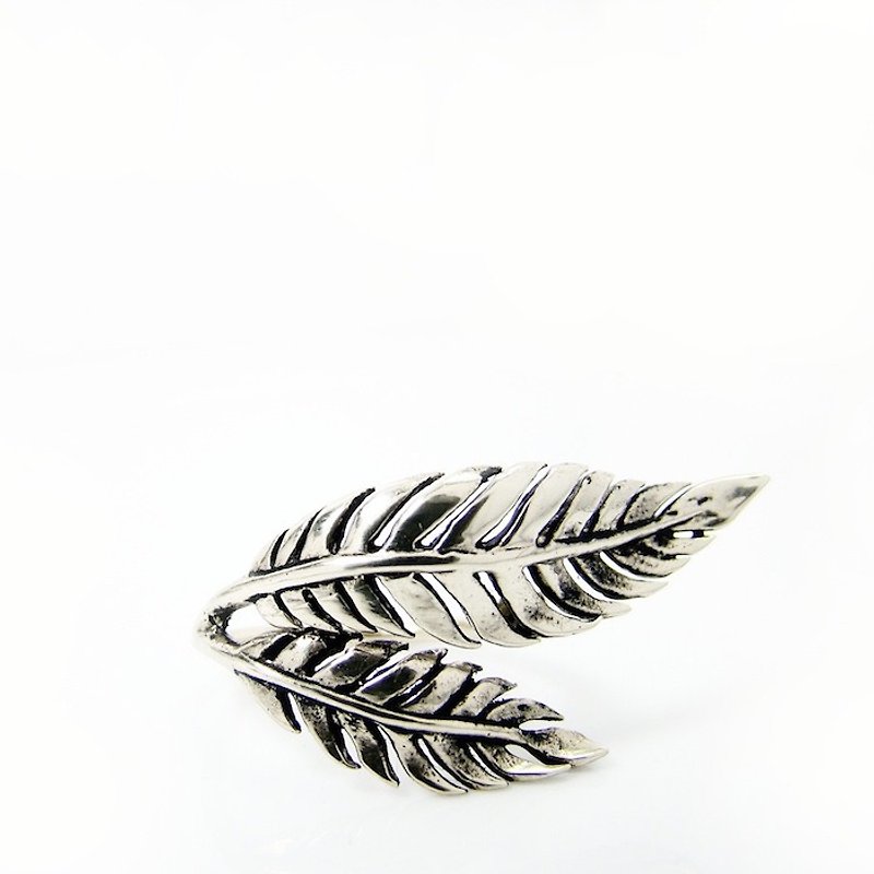 Fern leaf ring in white bronze with oxidized antique color ,Rocker jewelry ,Skull jewelry,Biker jewelry - General Rings - Other Metals 