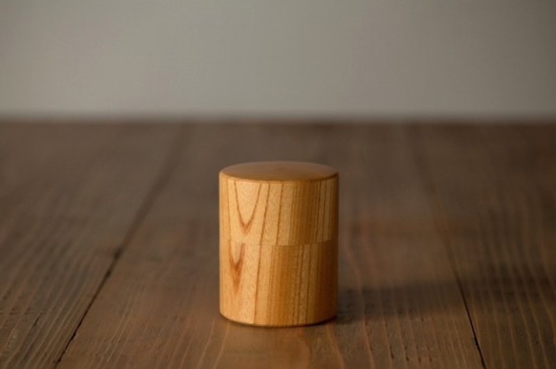 ろくろ挽きの欅の木の茶筒　小 - 急須・ティーカップ - 木製 ブラウン
