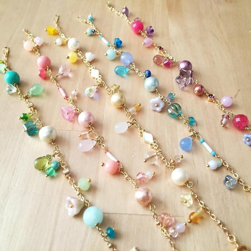 [Atelier A.] Mother's Day Featured Rainbow Bracelet @ 2 - สร้อยข้อมือ - วัสดุอื่นๆ หลากหลายสี