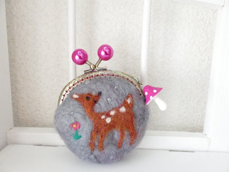 Wool felt gypsy gray Bambi pearl ball - Coin Purses - Other Materials Gray