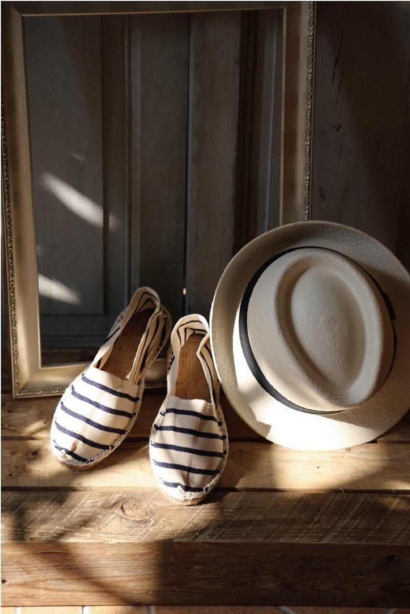 Espadrilles French straw shoes (Picasso's blue and white stripes) - Women's Casual Shoes - Plants & Flowers White