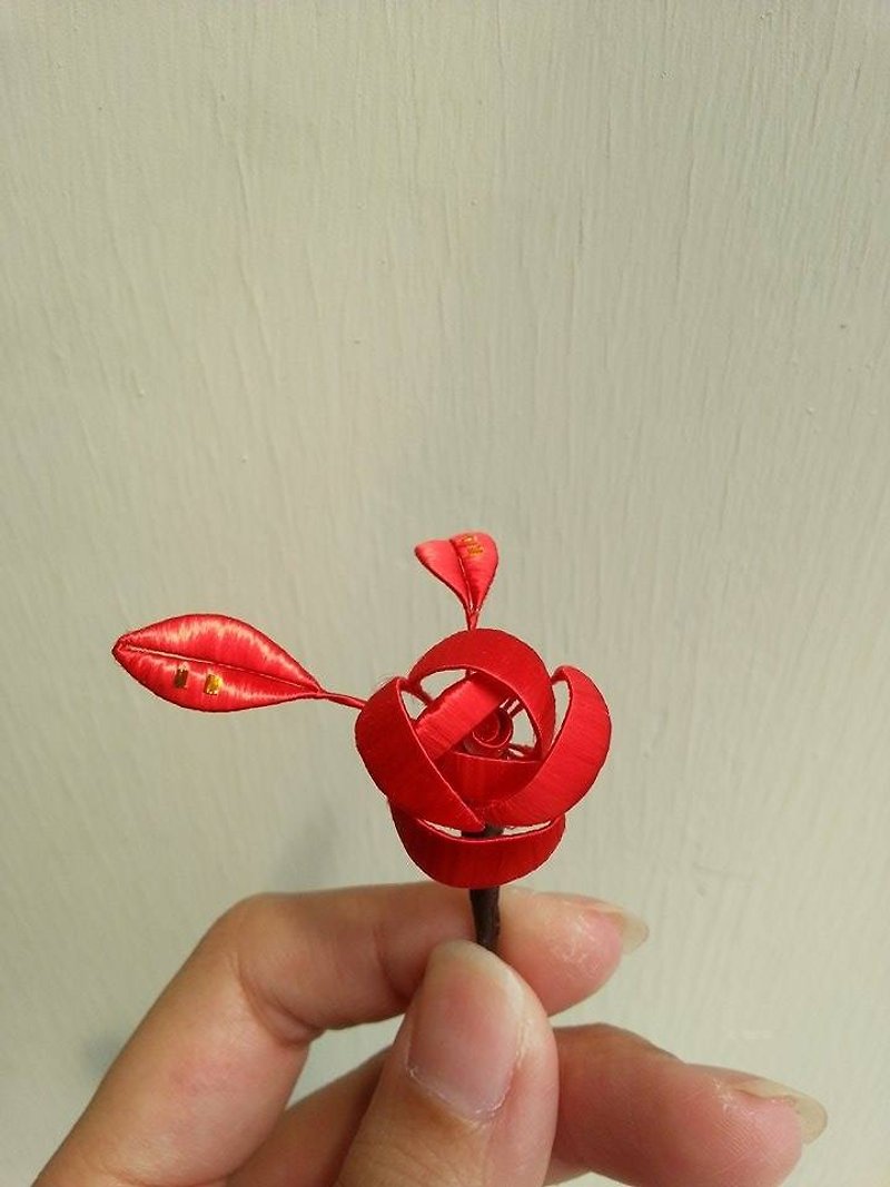 【春仔花】玫瑰-純潔的愛情 - 髮飾 - 絲．絹 紅色