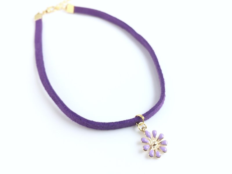 Purple flowers - purple necklace - สร้อยคอ - หนังแท้ สีม่วง
