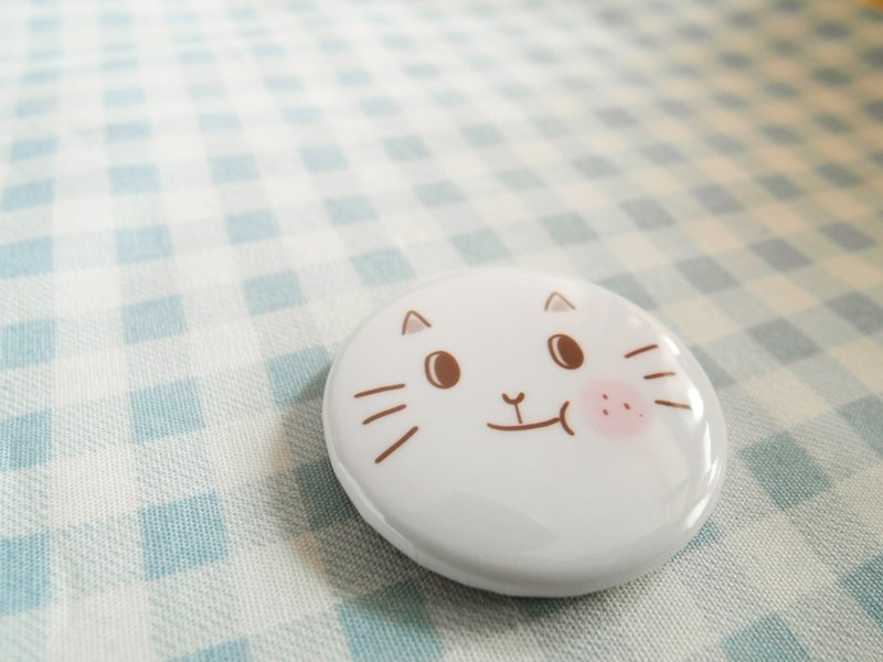 Xiu Xiu Bear / little white cat / small badge - Brooches - Plastic Black