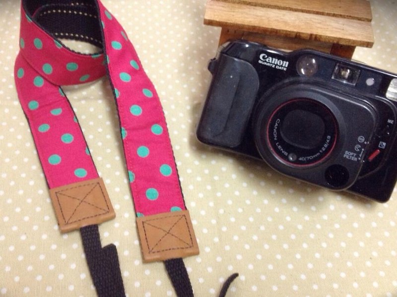 ﹝ Clare ﹞ pop style hand-made cloth bright Talasite camera strap - ที่ใส่บัตรคล้องคอ - วัสดุอื่นๆ สีแดง
