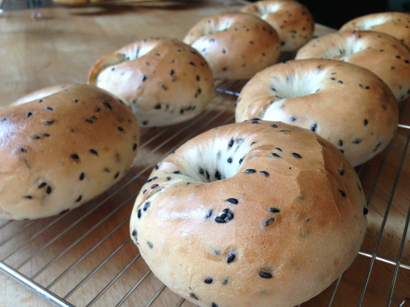 芝麻捲花生Bagel (2個) - 麵包/吐司 - 新鮮食材 金色