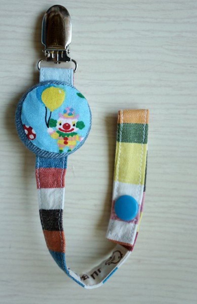 Handmade pacifier chain (toy chain) - circus red nose - ผ้ากันเปื้อน - ผ้าฝ้าย/ผ้าลินิน สีน้ำเงิน