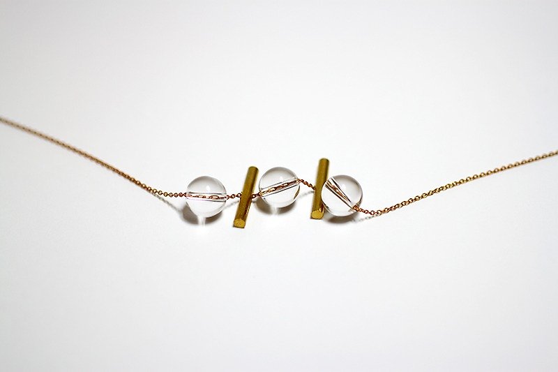★新年の贈り物★O | O | O白色結晶の形はシンプルな真鍮の短鎖であります - ネックレス - ガラス 
