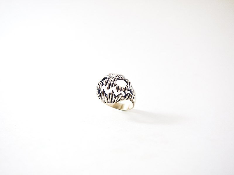 純銀戒指 / 手上的小惡魔 / Sterling Silver Pumpkin Head Ring - 戒指 - 其他金屬 銀色