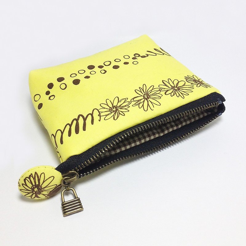 Yellow casual graffiti flower coin purse - กระเป๋าใส่เหรียญ - วัสดุอื่นๆ สีเหลือง