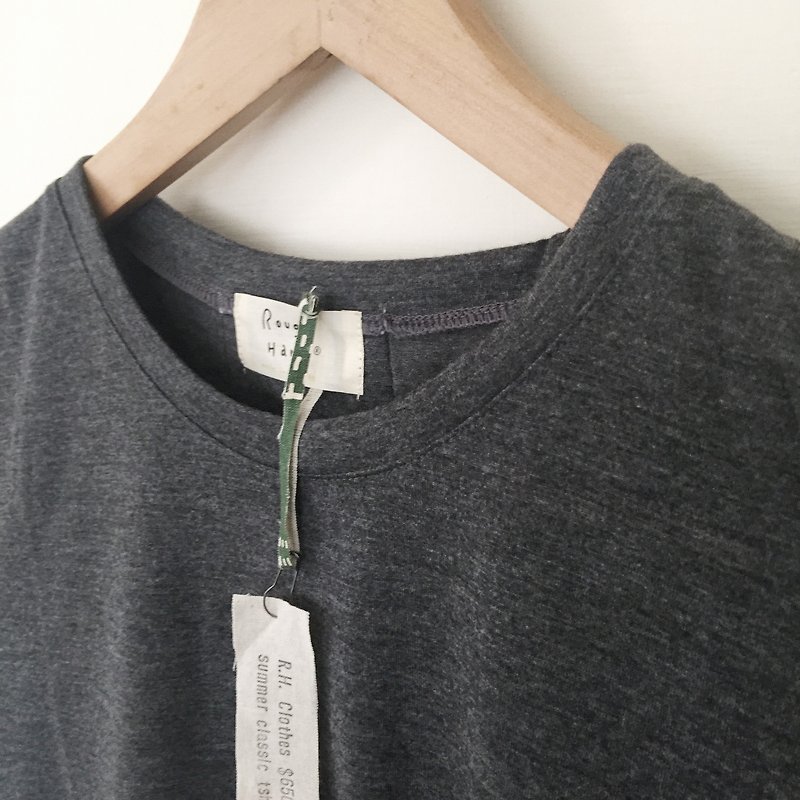 R.H. clothes  Summer Classic 品牌 合身(加長)開衩T-shirt - T 恤 - 棉．麻 灰色