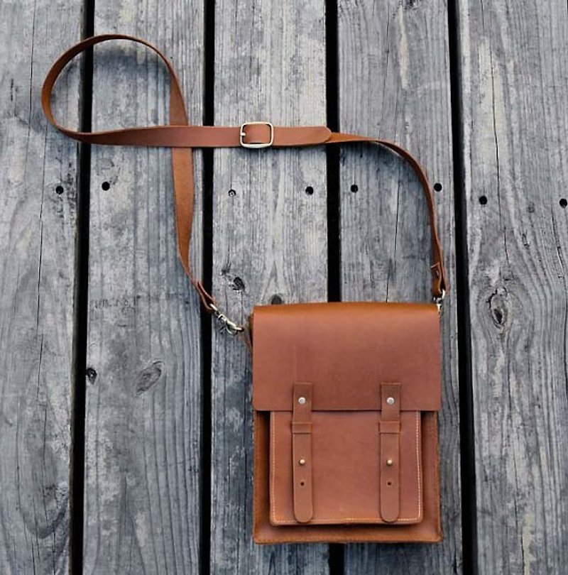 經典全手工咖啡色牛皮真皮肩背側背包│獨特有型 - Messenger Bags & Sling Bags - Genuine Leather Brown