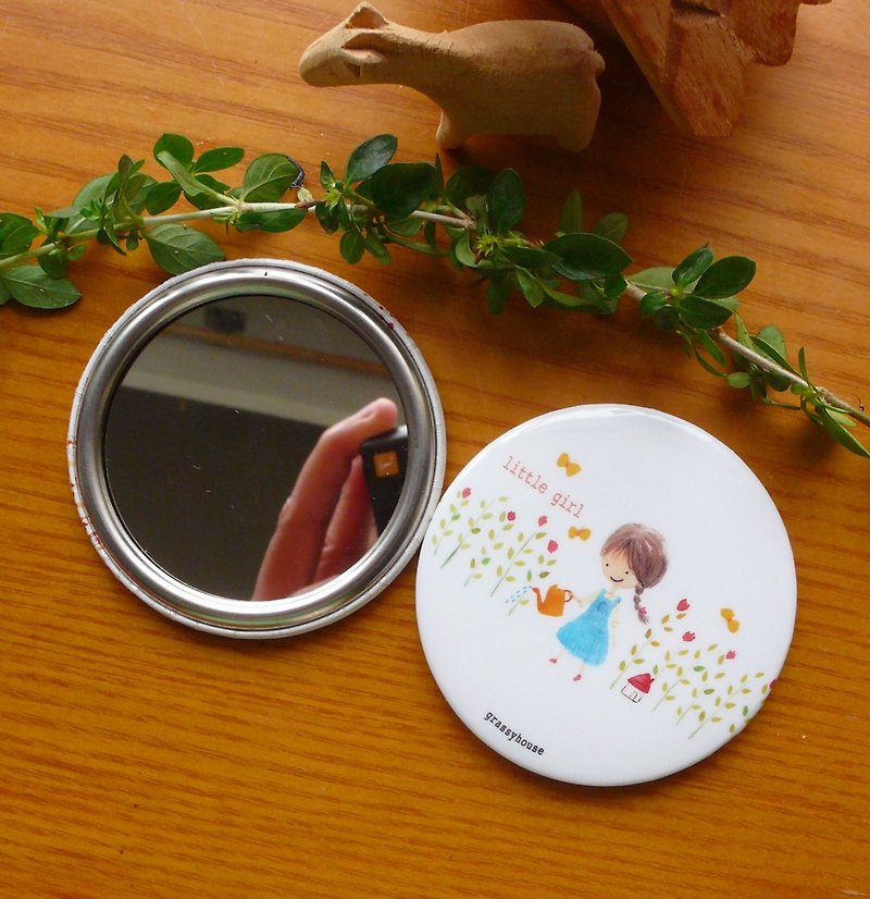 Portable illustration small round mirror - Watering Girl - Makeup Brushes - Other Metals 