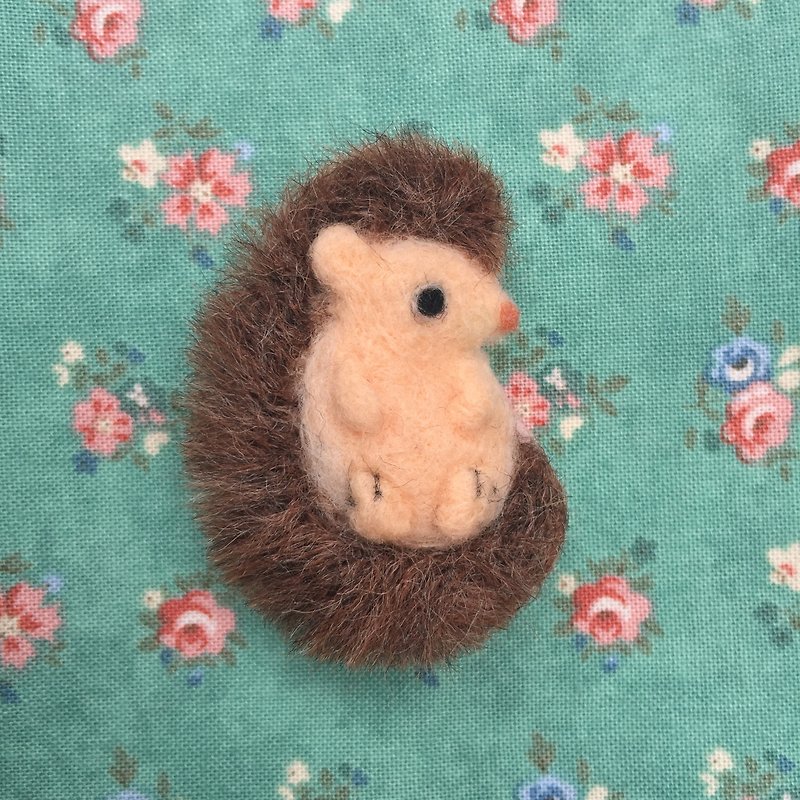 Little hedgehog-hand-made wool felt pins - เข็มกลัด - ขนแกะ สีนำ้ตาล