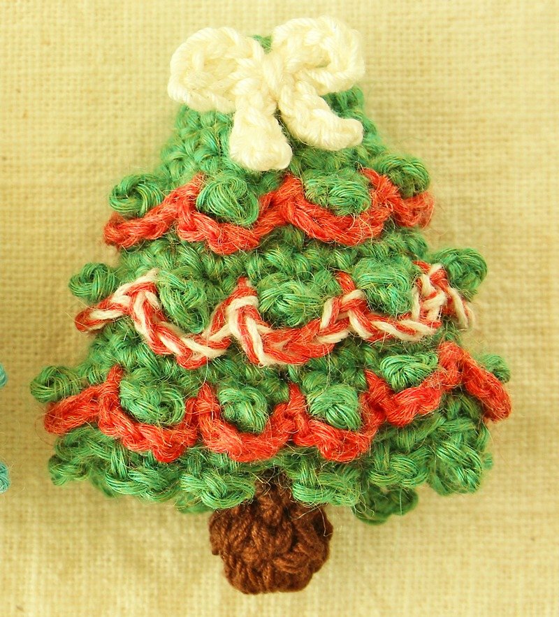 Christmas Tree (green / Key Chains / brooch) --- send coupons - Keychains - Other Materials Green