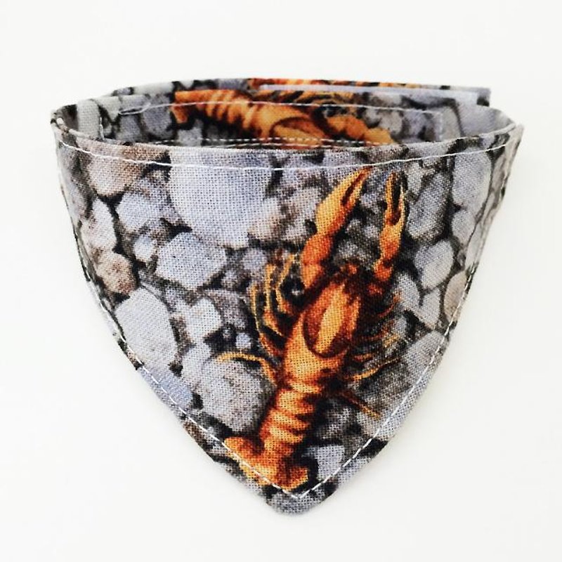 Bandana-style collar for cats Crayfish pattern with horn cans From kittens to adult cats - ชุดสัตว์เลี้ยง - ผ้าฝ้าย/ผ้าลินิน สีเทา