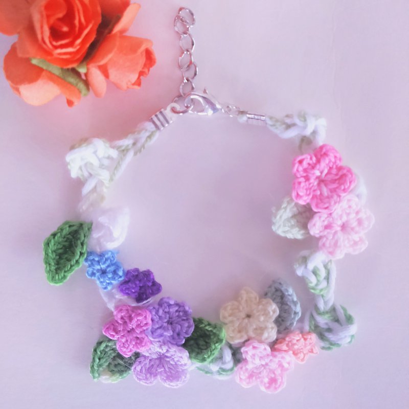 Crochet a small flower vine flower bracelet - Bracelets - Other Materials Multicolor