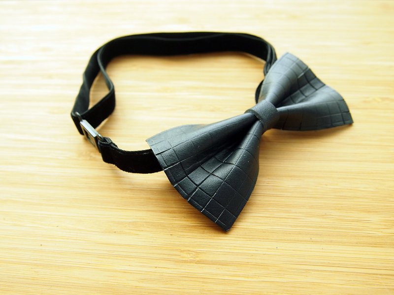 Handmade NAVY blue vegetable tanned leather plaid bow tie - Ties & Tie Clips - Genuine Leather 