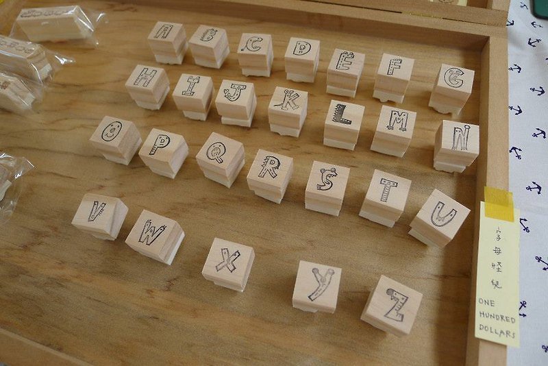 Strange child alphabet chapter - งานไม้/ไม้ไผ่/ตัดกระดาษ - ไม้ สีนำ้ตาล
