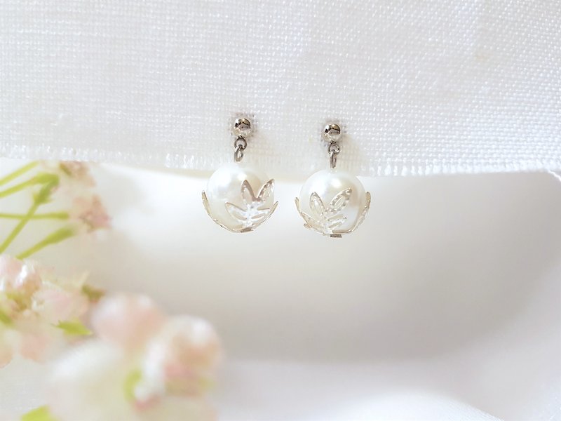 Basket of empty flower net pearl earrings (Silver) - Earrings & Clip-ons - Pearl Silver