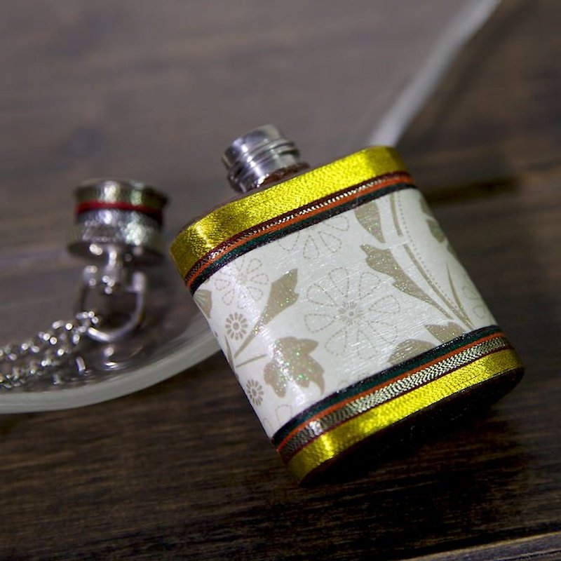 Golden Dynasty Necklaces Flask (1oz) - สร้อยติดคอ - โลหะ สีทอง