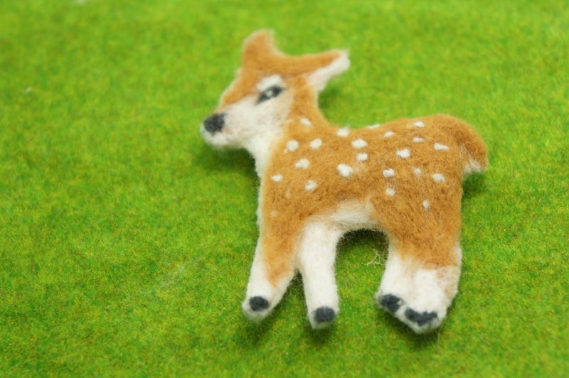Wool felt brooch pin deer - เข็มกลัด - ขนแกะ 