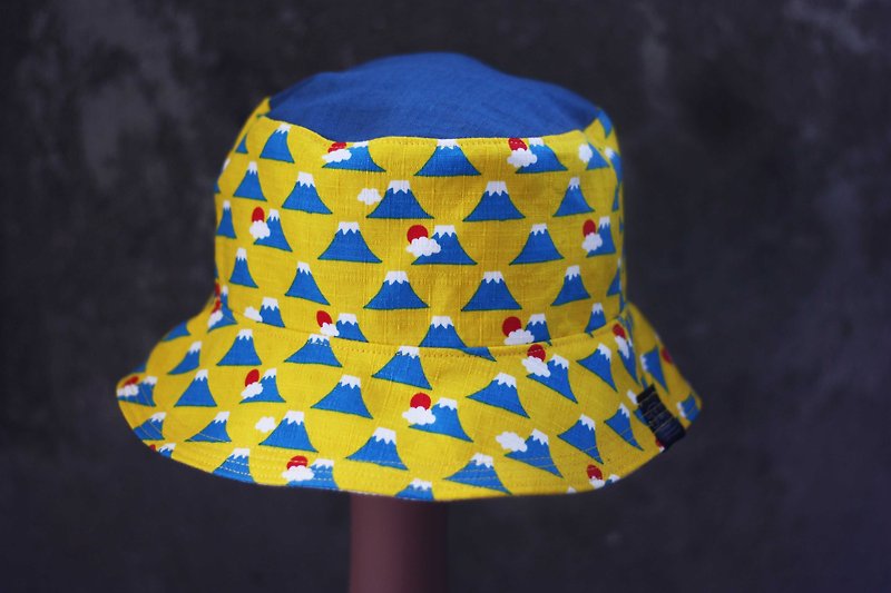 The last Fuji mountain stitching double-sided fisherman hat - หมวก - ผ้าฝ้าย/ผ้าลินิน สีเหลือง