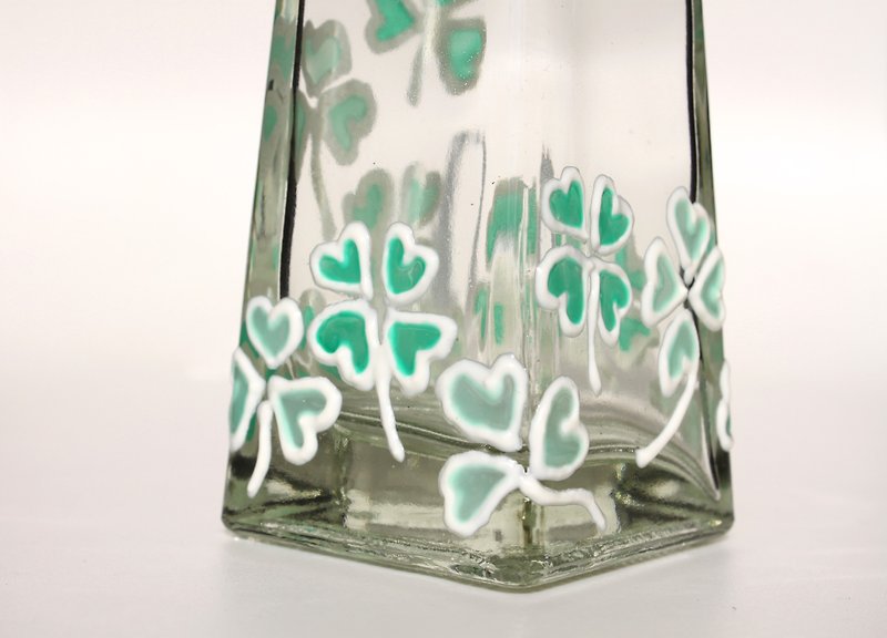 Pastel Green Lucky Four Leaf Clover Hand Painted Glass Flower Vase・Decorative Table Decor - ของวางตกแต่ง - แก้ว สีเขียว